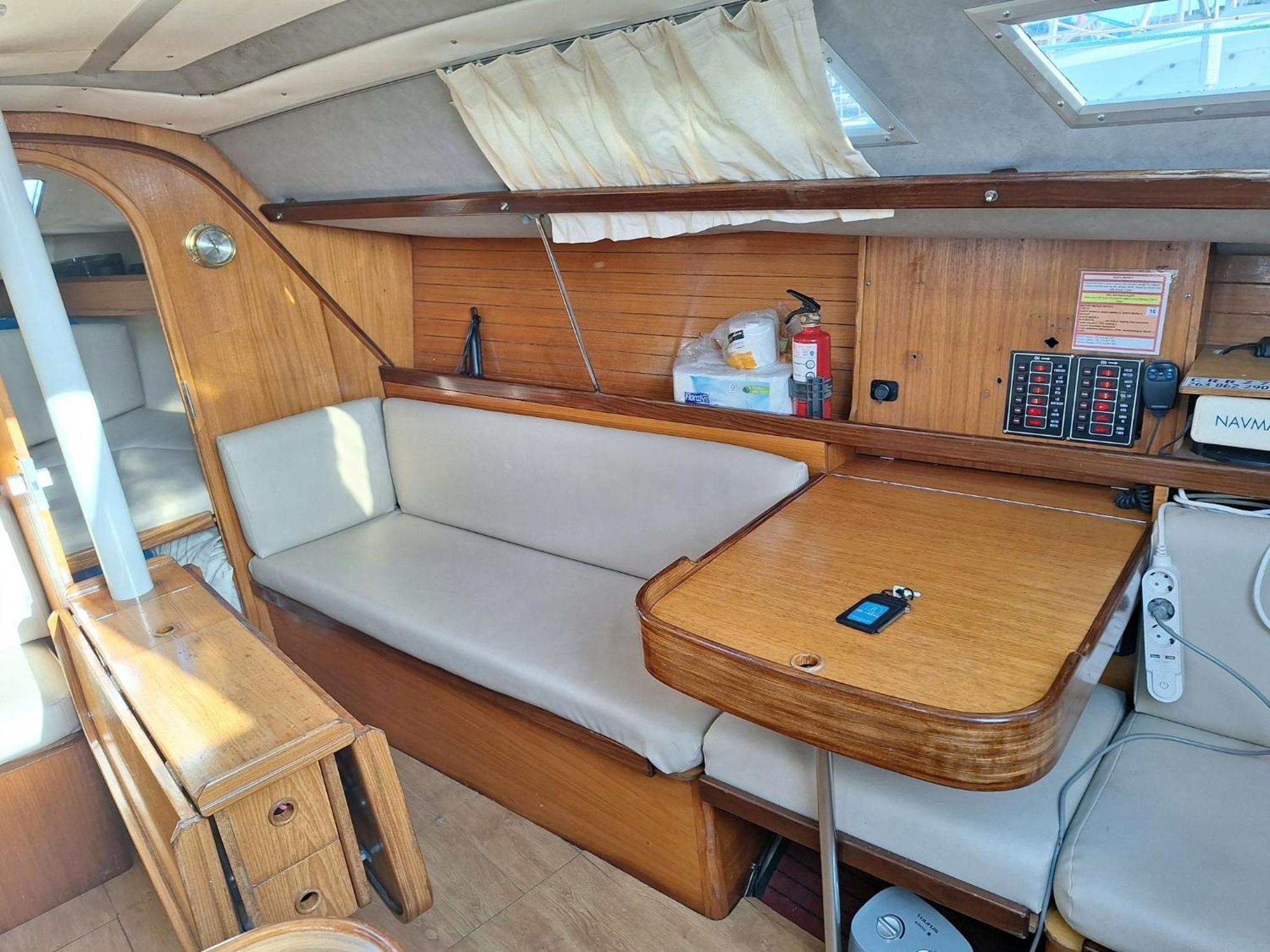 Апартаменти Be Local - Sleep Aboard The Santa Maria Sailing Boat In Лісабон Екстер'єр фото